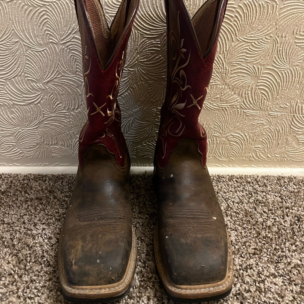 Women’s Twisted X steel toe boots, size 6.